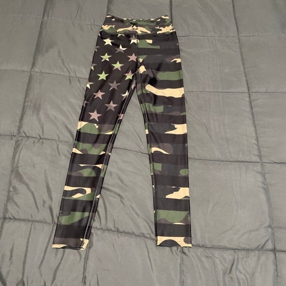 VASTITCH Pants - Patriotic Camo Leggings